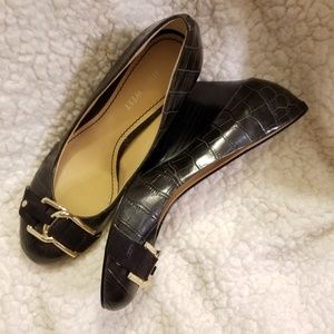 Nine West black low wedge